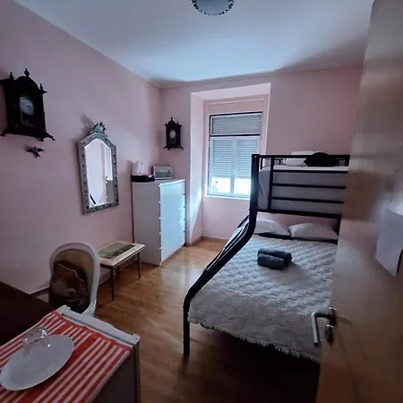 Barato Privativo Com Casa De Banho E Areas Comuns Partilhada Com Outros Apartment *